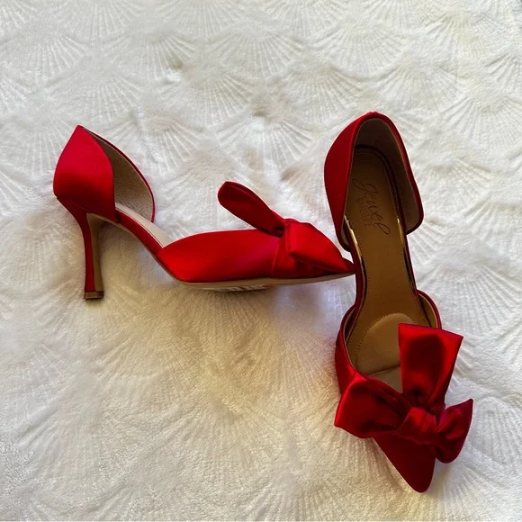 Jewel Badgley Mischka Red Satin Bow Heels - Picture 4 of 10